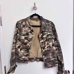 Kut from the Kloth Olive Utility Jacket with Versatile Design